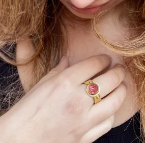 Authentic Roman Carnelian Intaglio 18Kt Gold Ring depicting God Apollo, symbol of Beauty